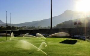 irrigazione del campo da calcio