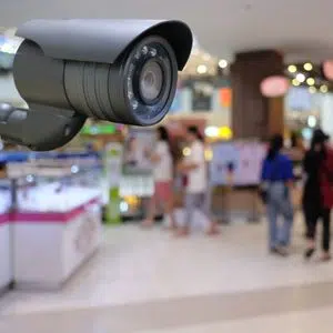 messa del centro commerciale in sicurezza con telecamere